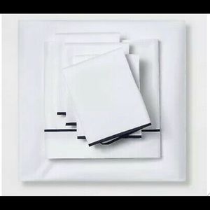 6 pc Threshold Signature 600 TC Hotel Border Frame Full Sheet Set